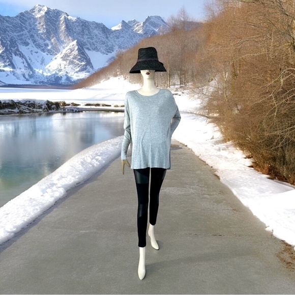 Women’s Pullover H&M Light Grey Casual Sweater Long Sleeve Drop Shoulder Top - Picture 2 of 9